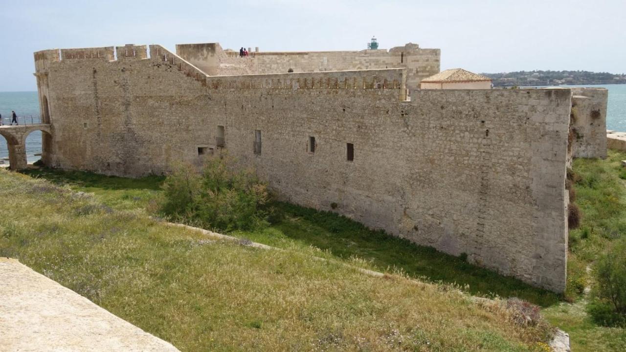 La Casa Al Castello Maniace Villa Syracuse Luaran gambar